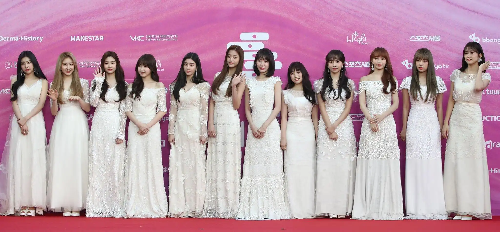IZ*ONE Members: Jang Won-young, Sakura Miyawaki, Jo Yu-ri, Choi Ye-na, An Yu-jin, Nako Yabuki, Kwon Eun-bi, Kang Hye-won, Hitomi Honda, Kim Chae-won, Kim Min-ju and Lee Chae-yeon.
