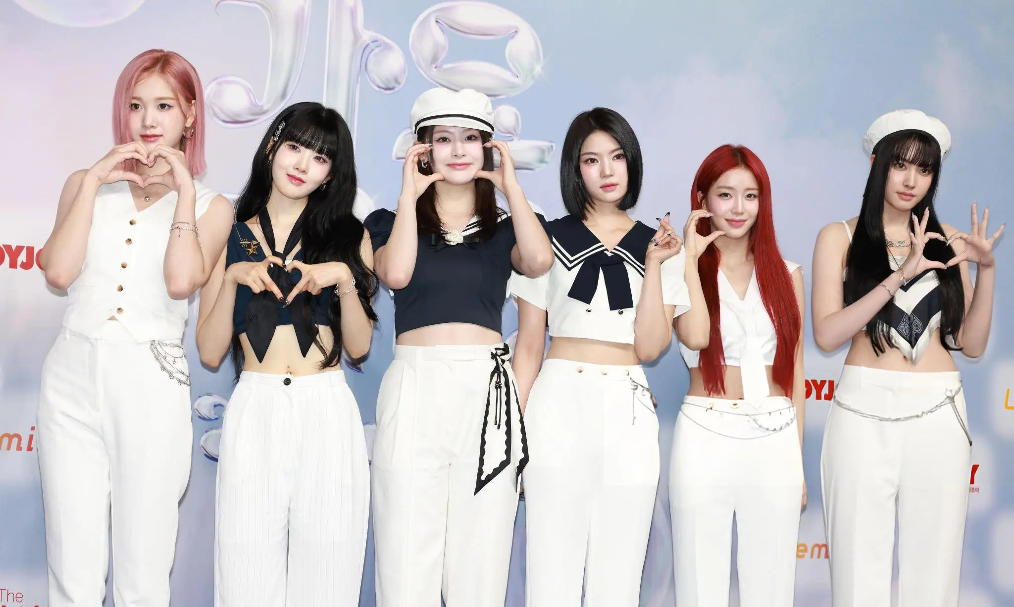 STAYC Members: Sumin, Sieun, Isa, Seeun, Yoon, and J