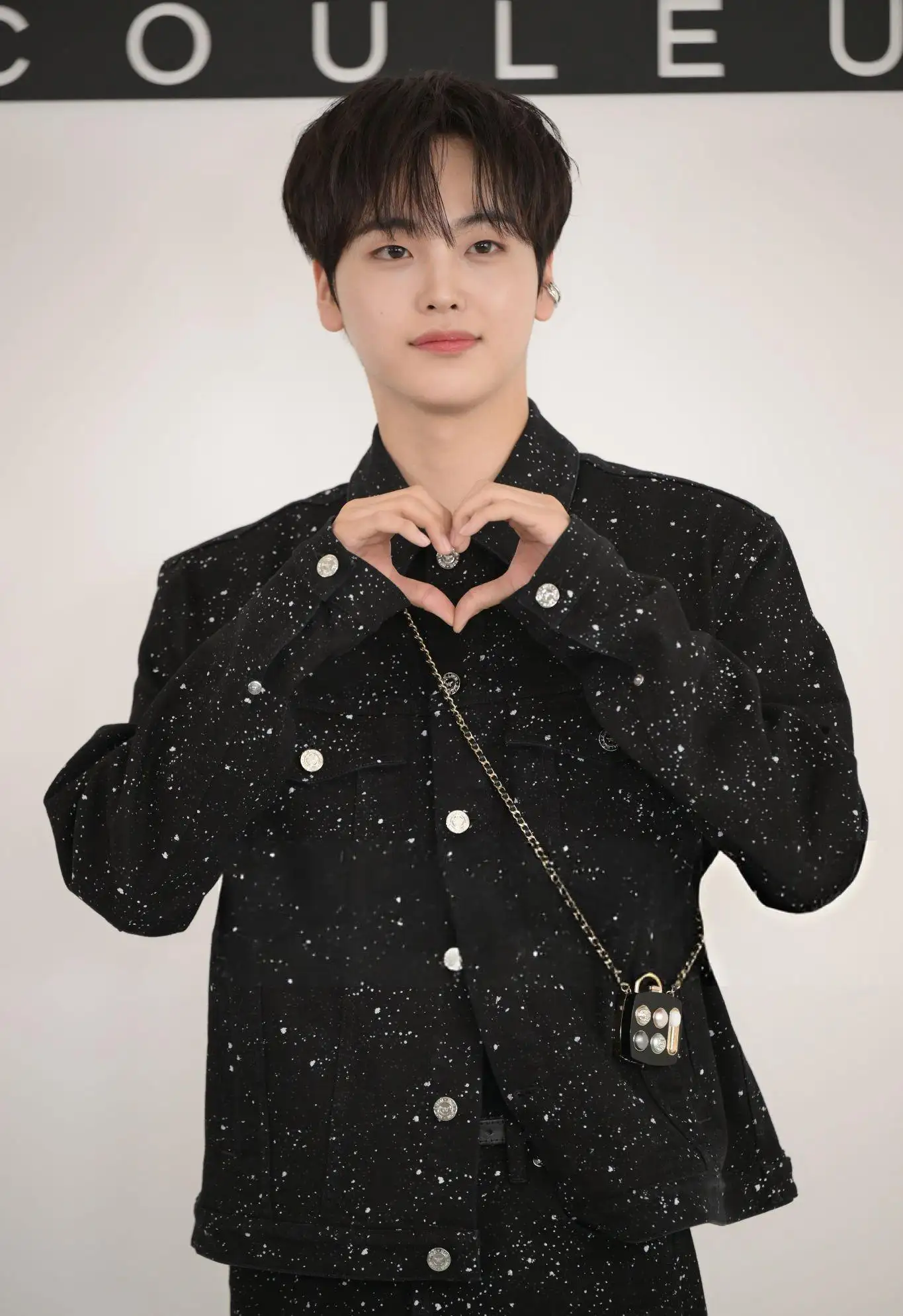 HyeongJun of CRAVITY