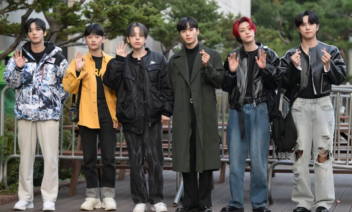 WEi Members: Jang Daehyeon, Kim Donghan, Yoo Yongha, Kim Yohan, Kang Seokhwa, and Kim Junseo