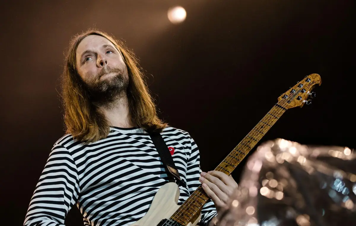 Maroon 5 Members Profile: Names, Ages, Birthdays, and Heights James Valentine of Maroon 5