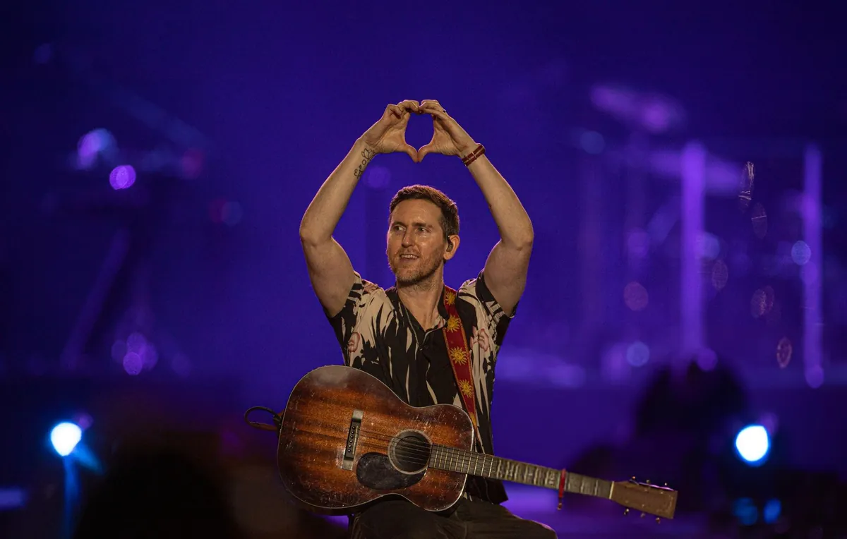 Maroon 5 Members Profile: Names, Ages, Birthdays, and Heights Jesse Carmichael of Maroon 5