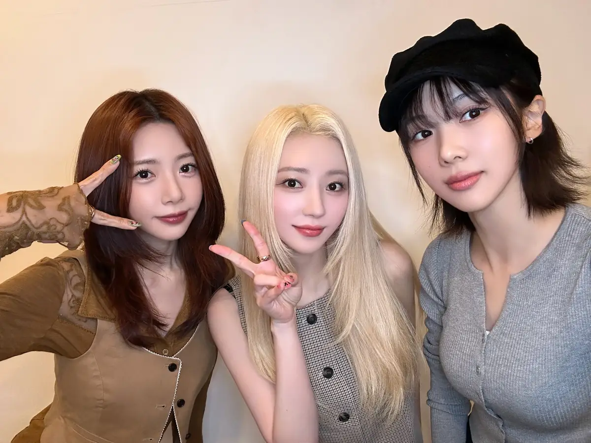 UAU Members Profile: Names, Ages, Birthdays, and Heights UAU Members: Jiu, SuA, and Yoohyeon