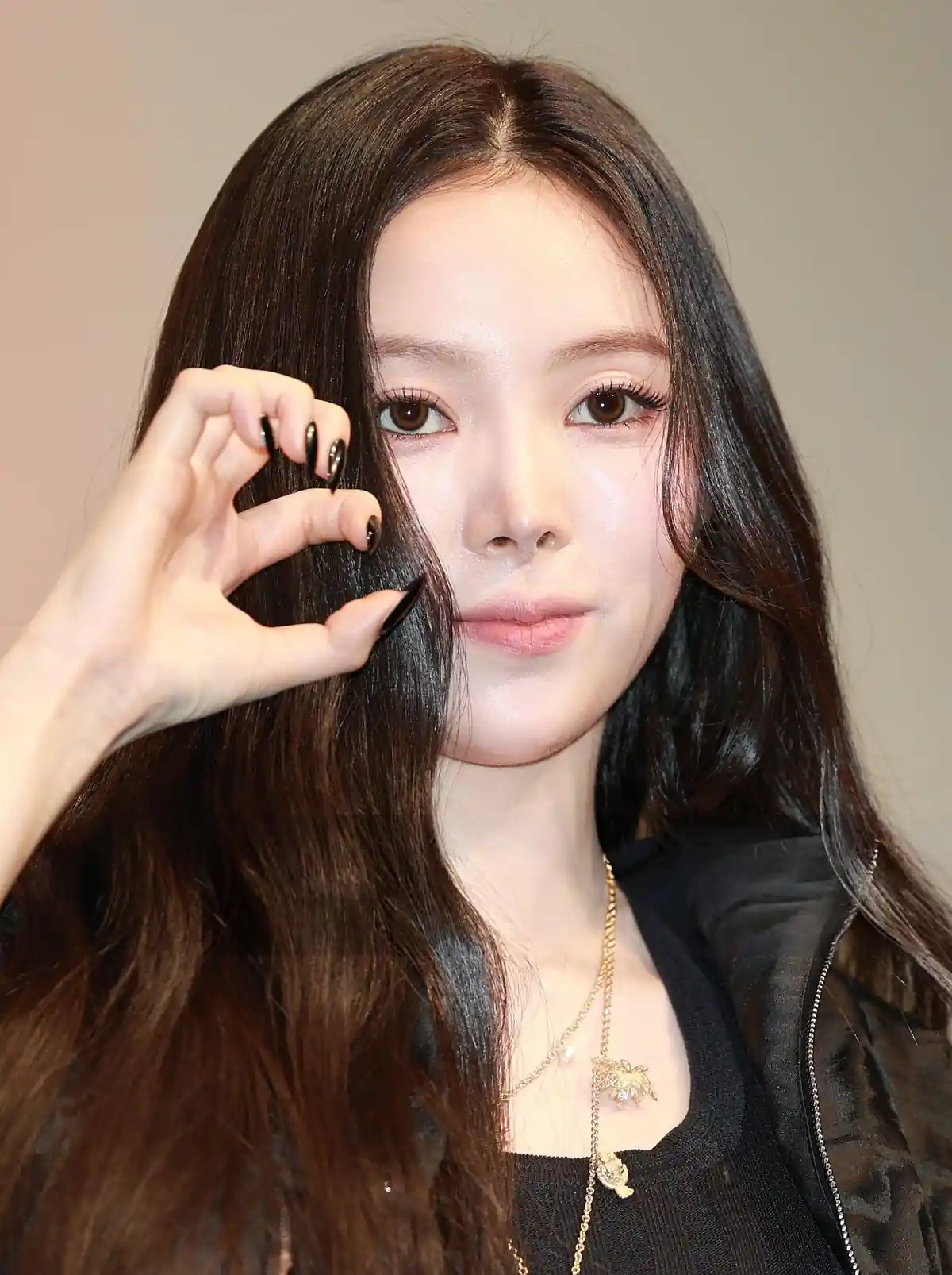 MEOVV Members Profile: Names, Ages, Birthdays, and Heights Narin of MEOVV