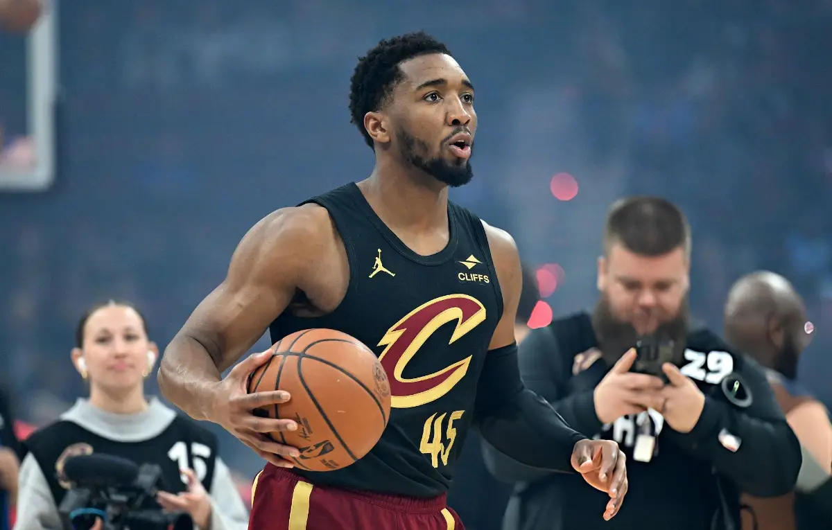 Cleveland Cavaliers Players Profile (Current Roster, Age, Height, Weight) Donovan Mitchell #45 of the Cleveland Cavaliers