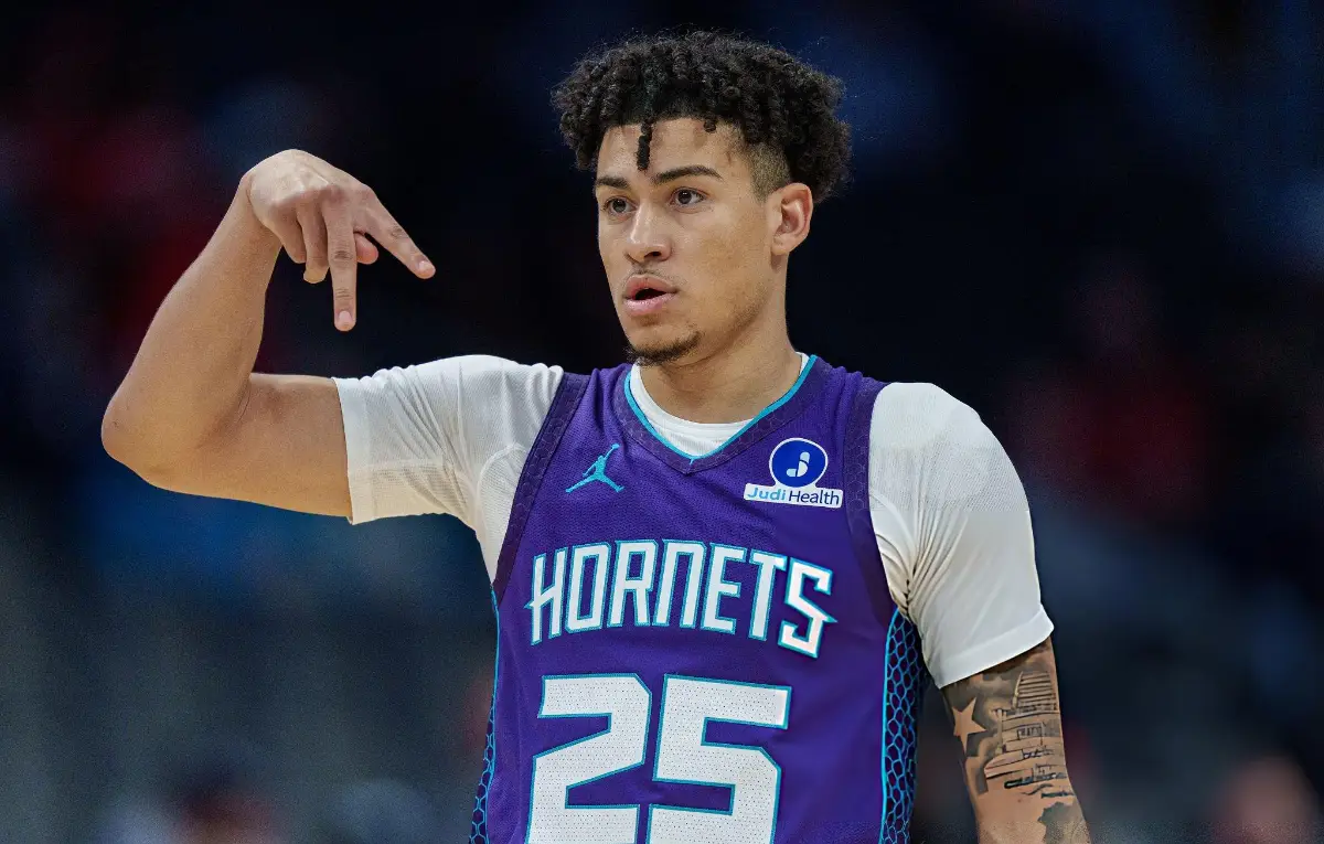 KJ Simpson #25 of the Charlotte Hornets