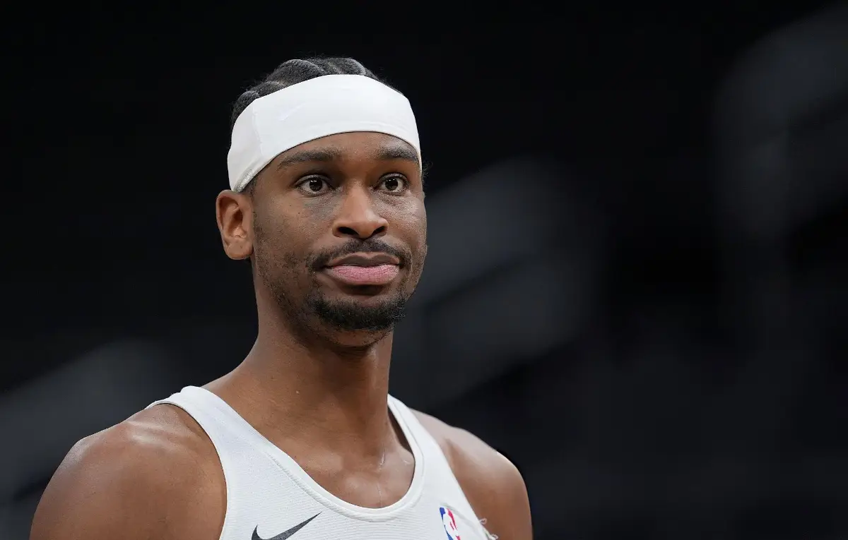 Shai Gilgeous-Alexander #2 of the Oklahoma City Thunder