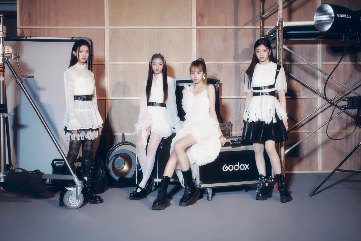 Baby DONT Cry members are Yihyun, Kumi, Mia, and Beni.