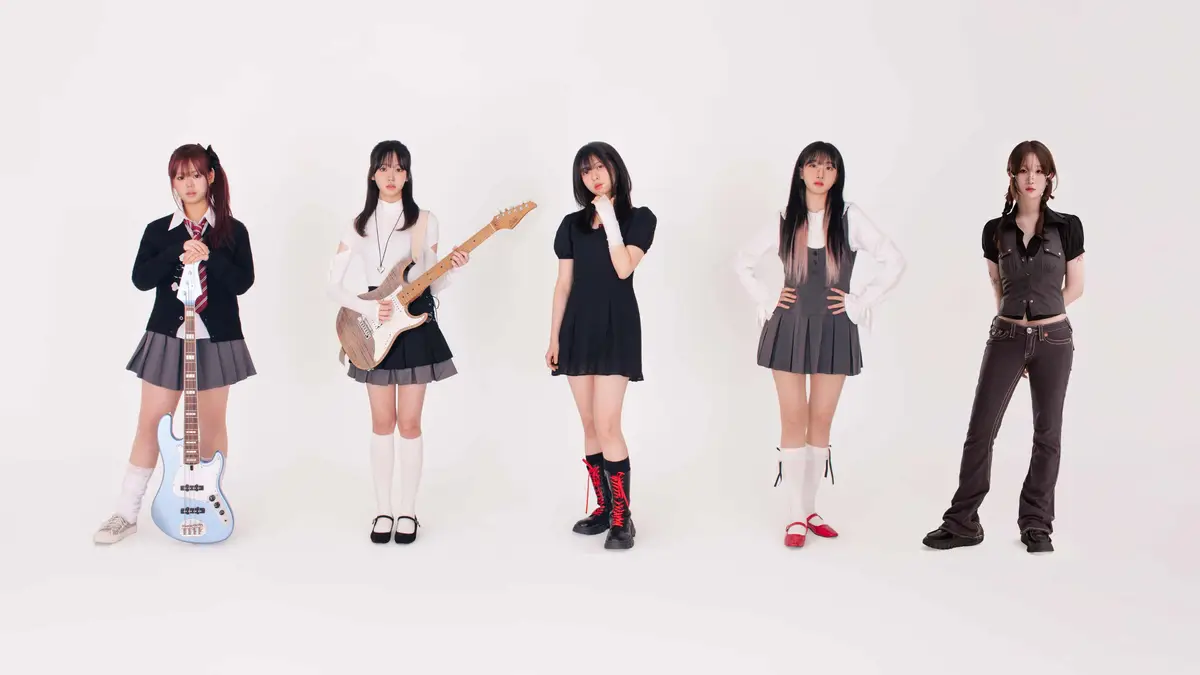 Continewd Members Profile: Full Names, Ages, Heights, Weights and More Continewd members are Jongeun, Jiyeong, Hanwoul, Gain, and Youjeong.