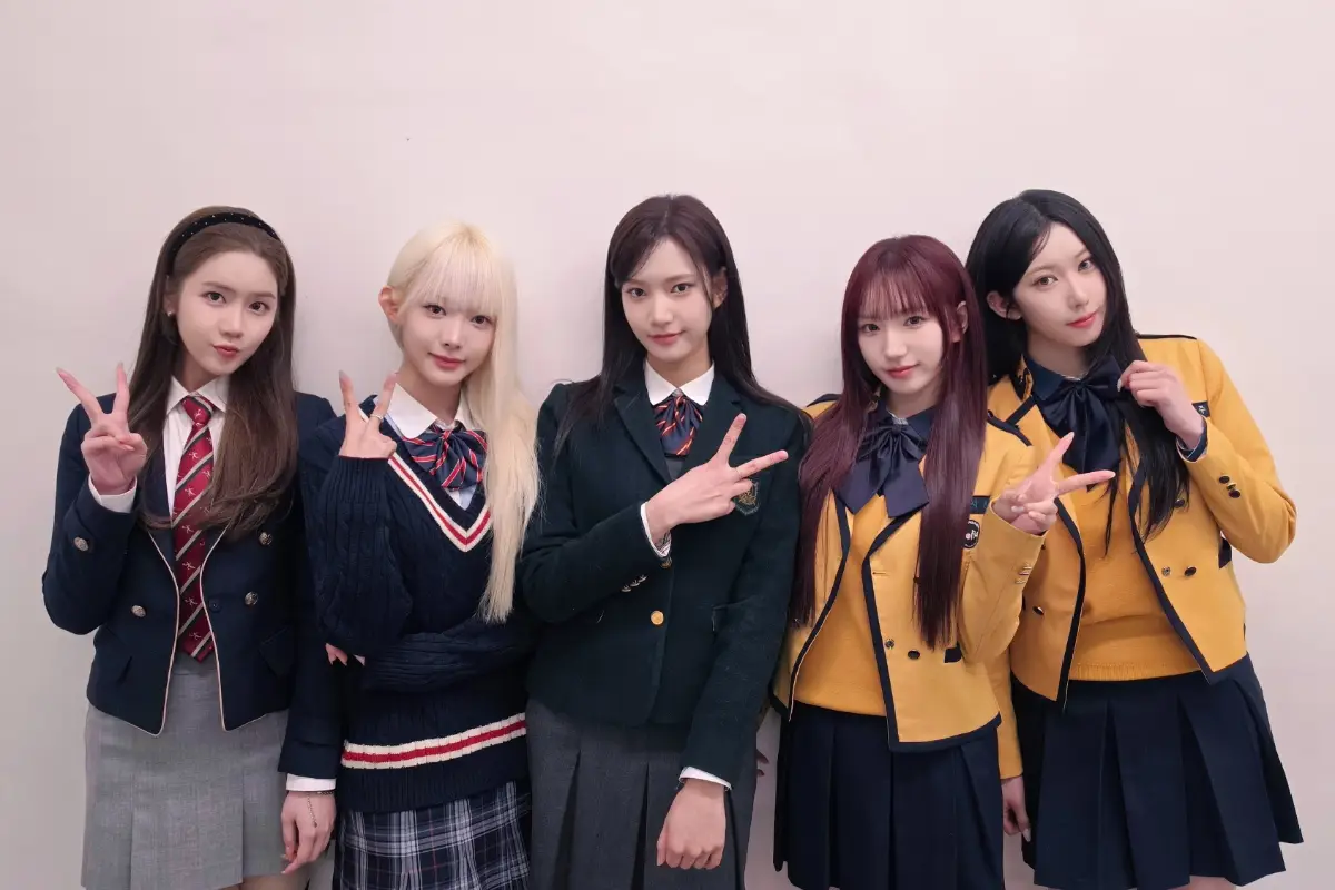 Geenius Members Profile: Full Names, Ages, Heights, Weights and More Geenius members are Yeyoung, Sion, Mika, Zoe, and Andamiro.