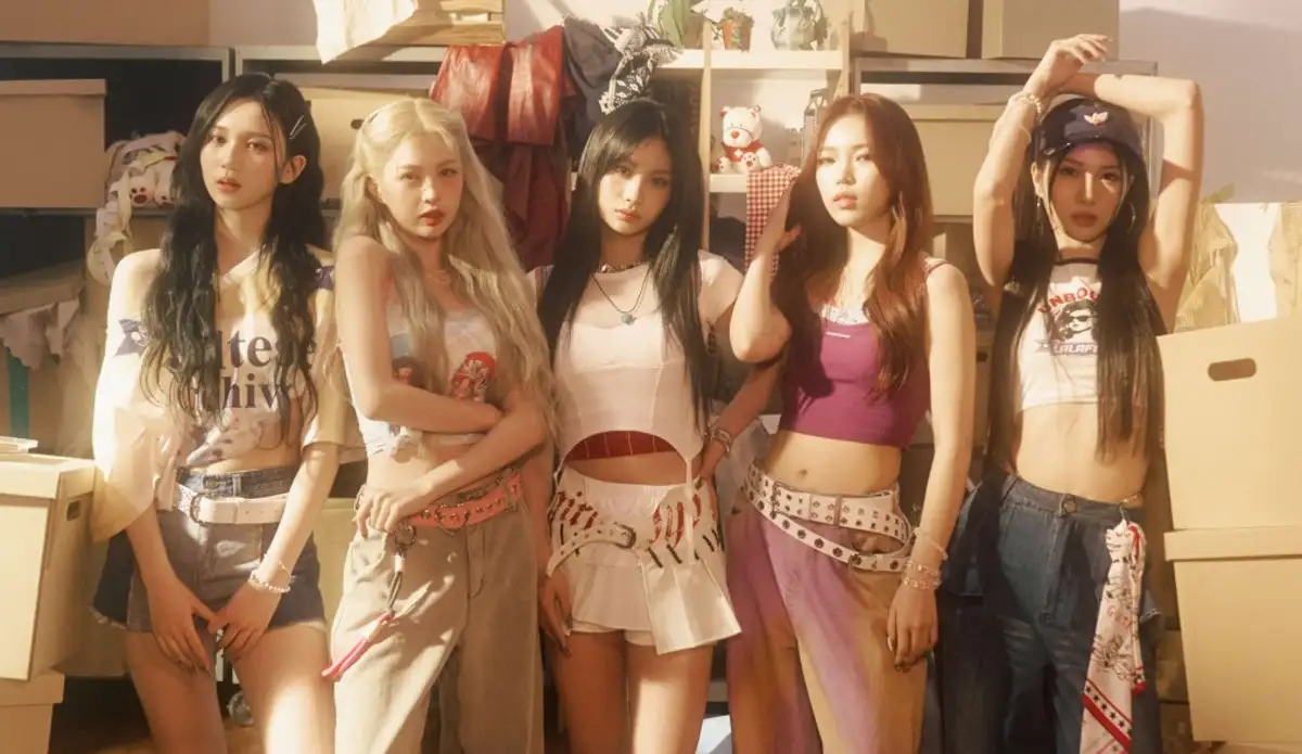 BLINGONE CN members are Cassie, Katrina, Ranee, Allie, and Chloe.