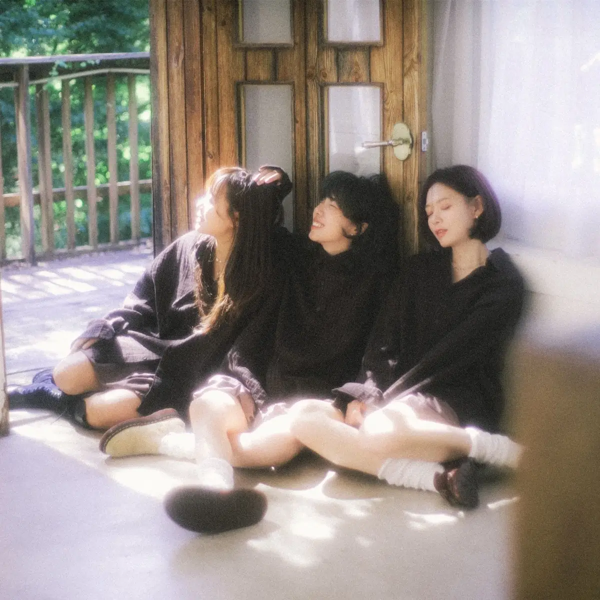 O.A.Be members are Sooyeon, Yuri, and Sojung.