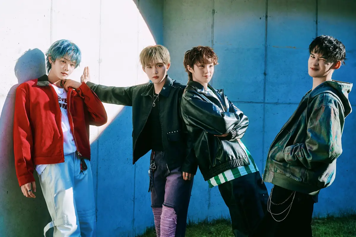 1VERSE members are Seok, Nathan, Kenny, Aito, and Hyuk.