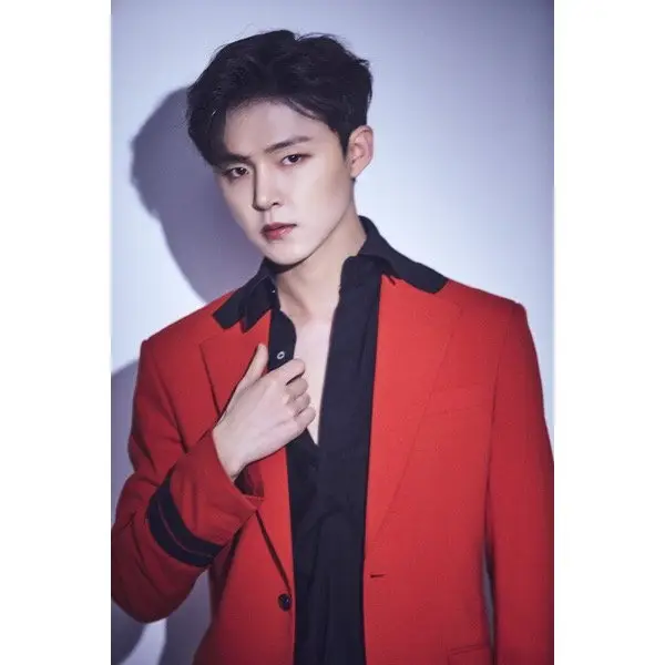 2Z (TU:ZI) former member Hyunwoong