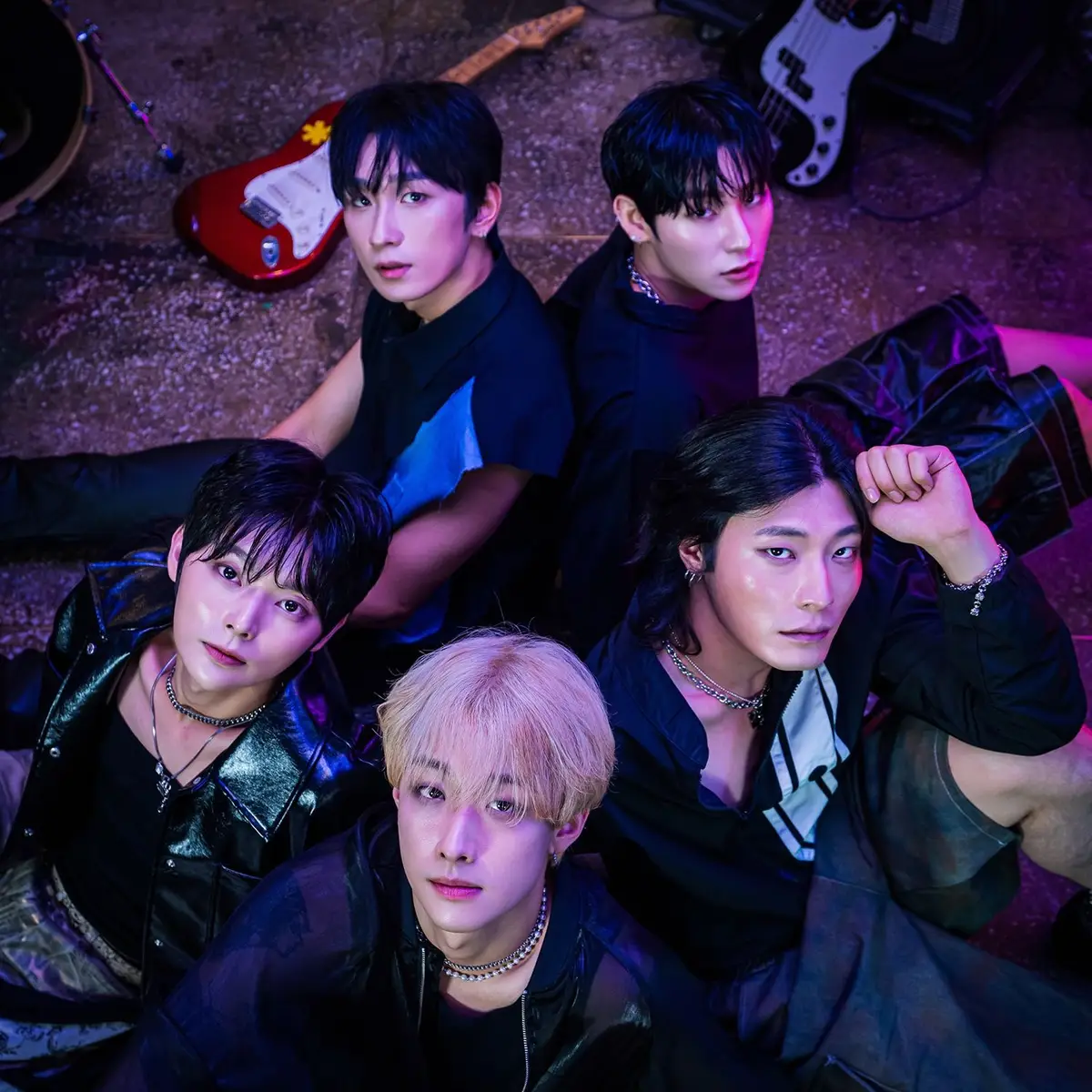 2Z (TU:ZI) members are Bumjun, ZUNON, Hojin, Junghyun, and NUA.