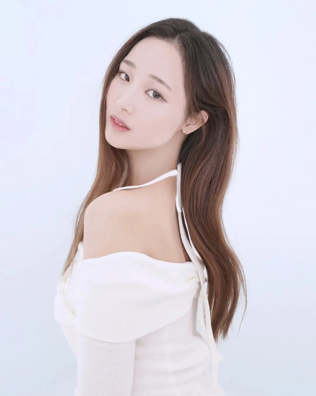 6MIX former member MinYoung