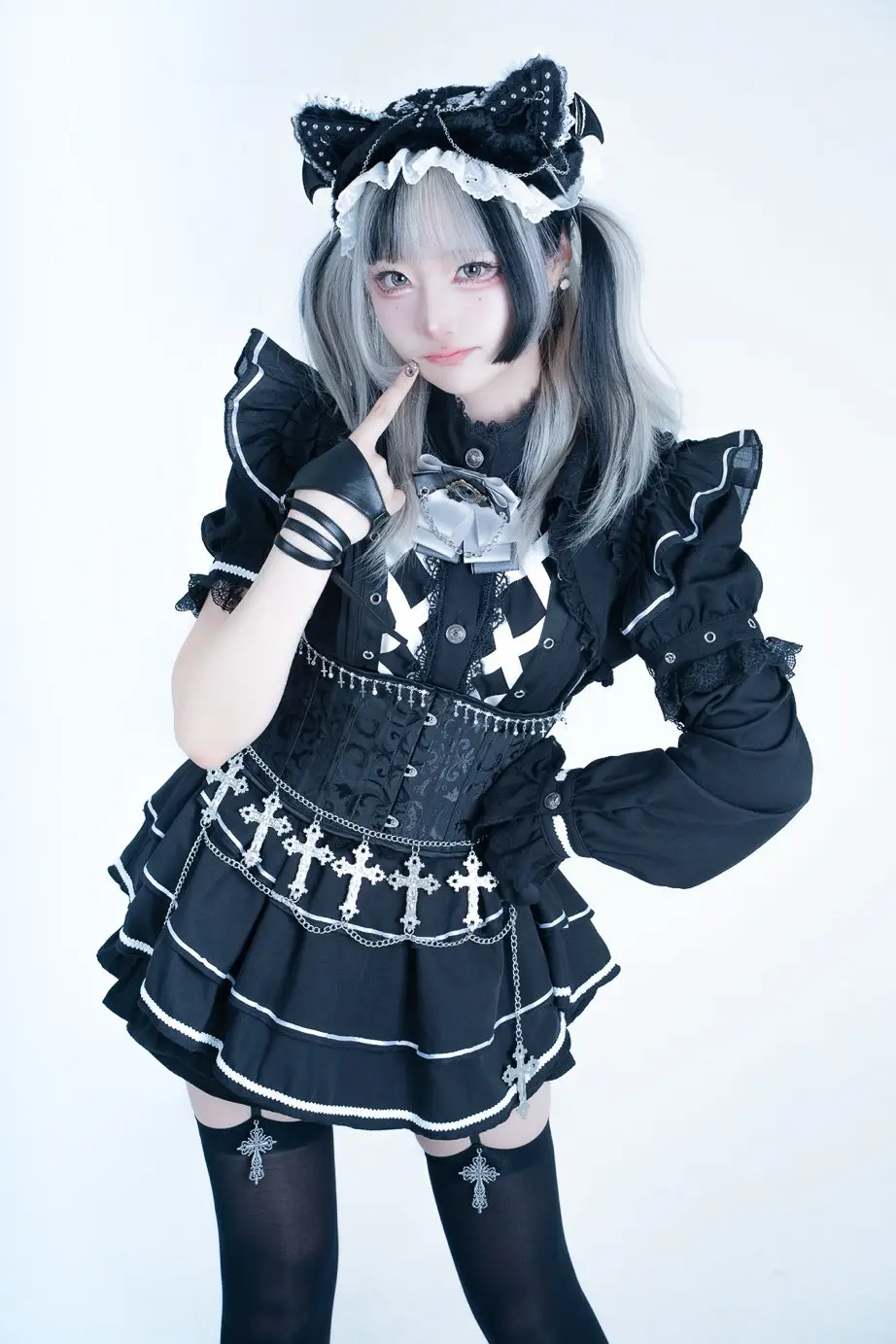 A8 Escape member Yuri