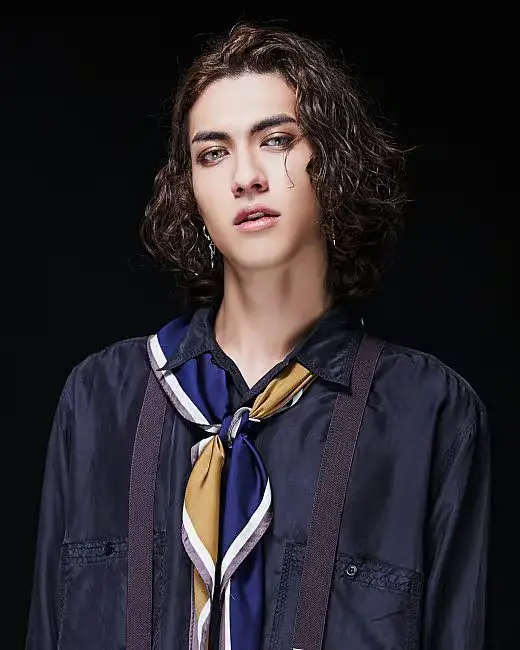 About U former member Victor Han