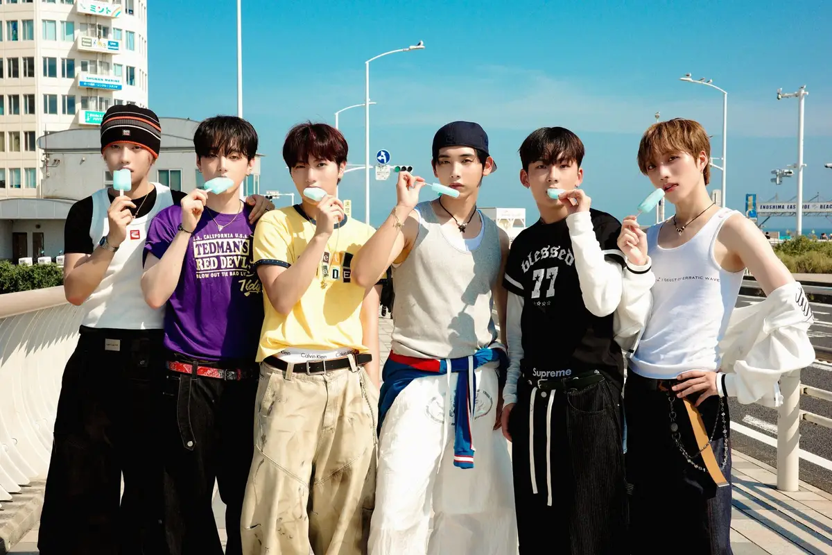 AIMERS members are Seunghyun, Eunjun, Doryun, Yoel, Seunghwan, and Wooyoung.