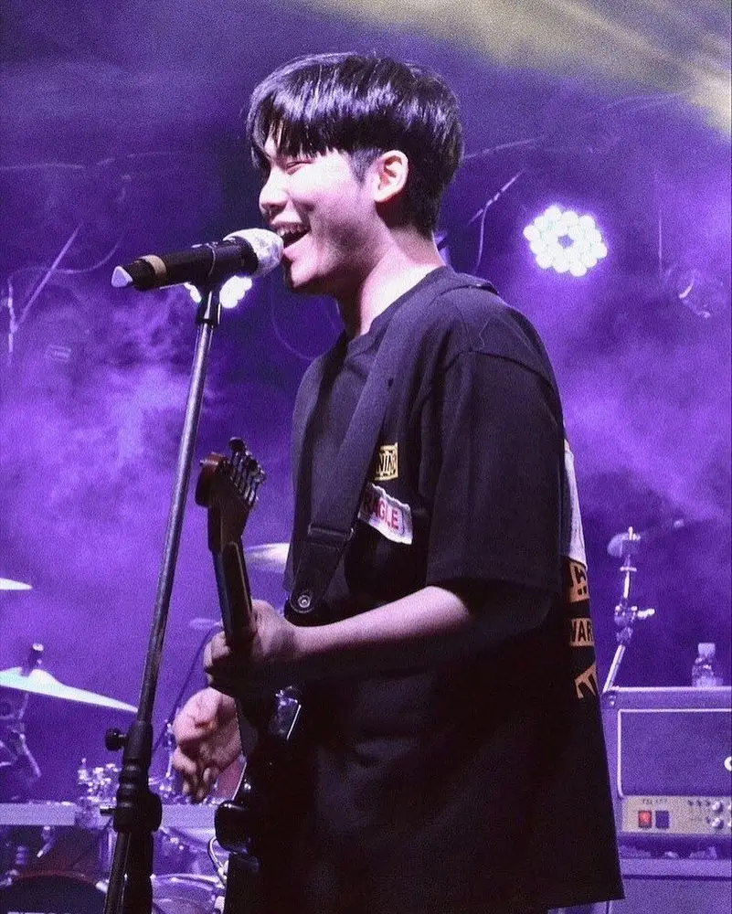 Alary-Kansion member Heewon