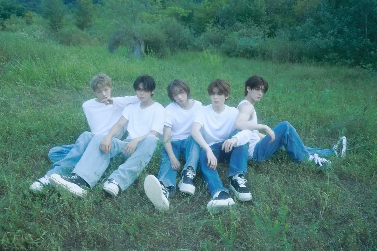 AM8IC Members Profile: Full Names, Ages, Heights, Weights and More AM8IC members are Mingkai, Roux, Saho, Chungyi, and Chen.