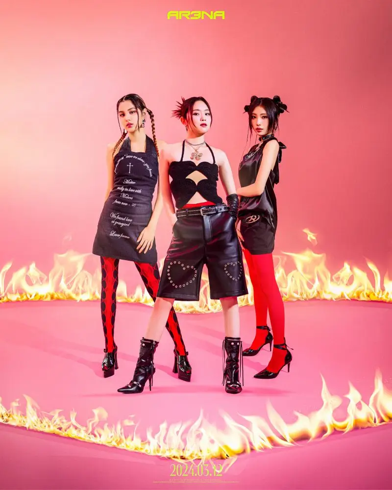 AR3NA members are JE’TAIME, PRIM, and MINSEO.