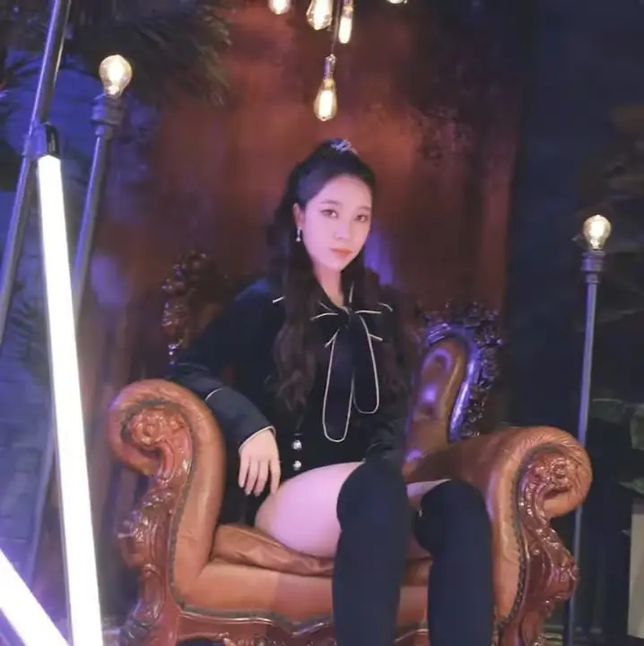 Azer-Blossom member Jihyun