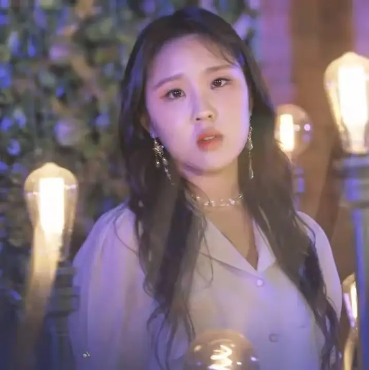Azer-Blossom member Mingyeong