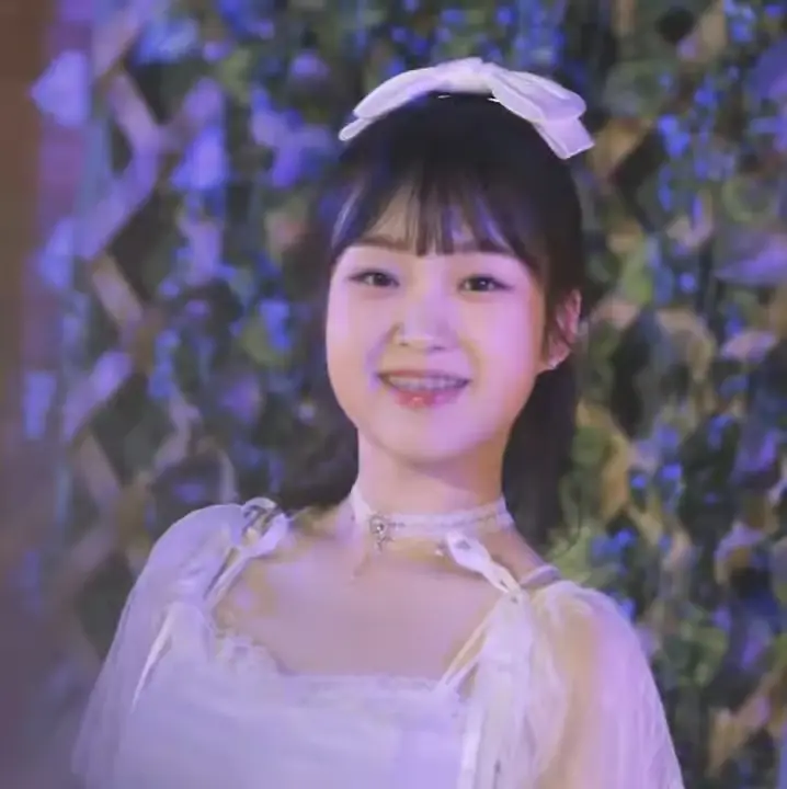 Azer-Blossom member Siwoo