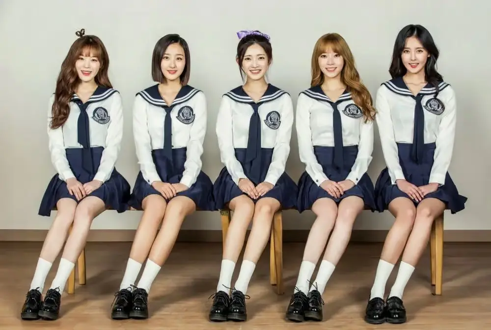 B-Side members are SoRi, Yukika, Jiwon, Yeeun, and Jiseul.