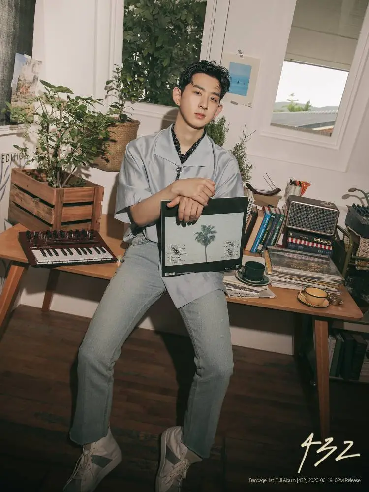 Bandage member Kyoungyoon