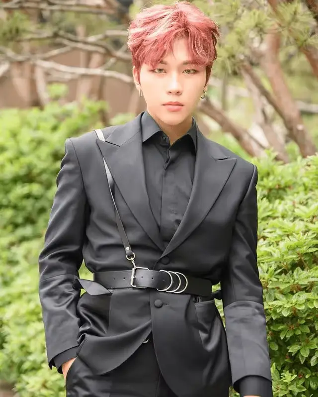 Be on new former member Youngwon