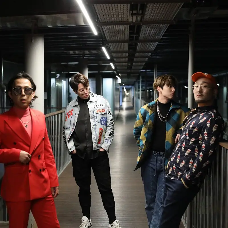 BLSG members are Kim Seok Hyun, Yeom Manje, Choi Hyun Su, and Choi Hyun Seok.