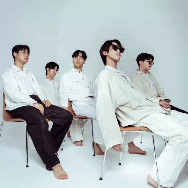 BØJEONG members are Mingwang, Hwangyu, Kyungsun, Seongyu, and Sanggyu.