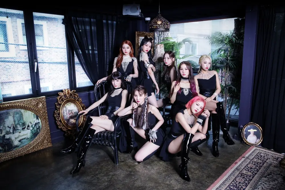 Botopass members are Ria, Mihee, Harin, Shiho, and Ahyoon.