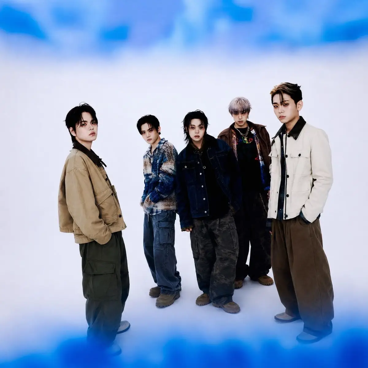 can’t be blue members are Kwon Dahyun, Lee Hwuiwon, Kim Chaehyun, Kim Daehun, and Lee Dohun.