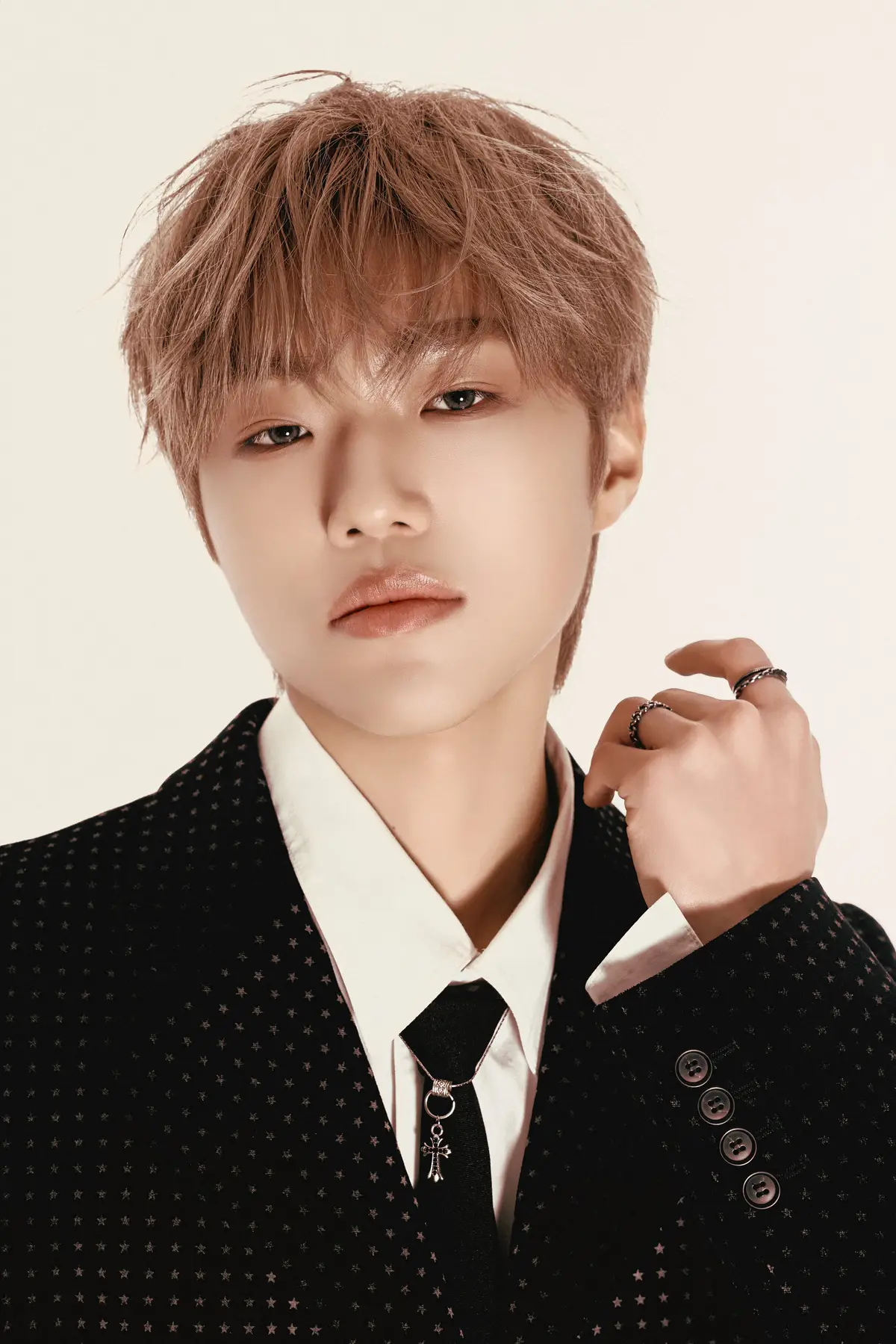 CATCH THE YOUNG member Junyong