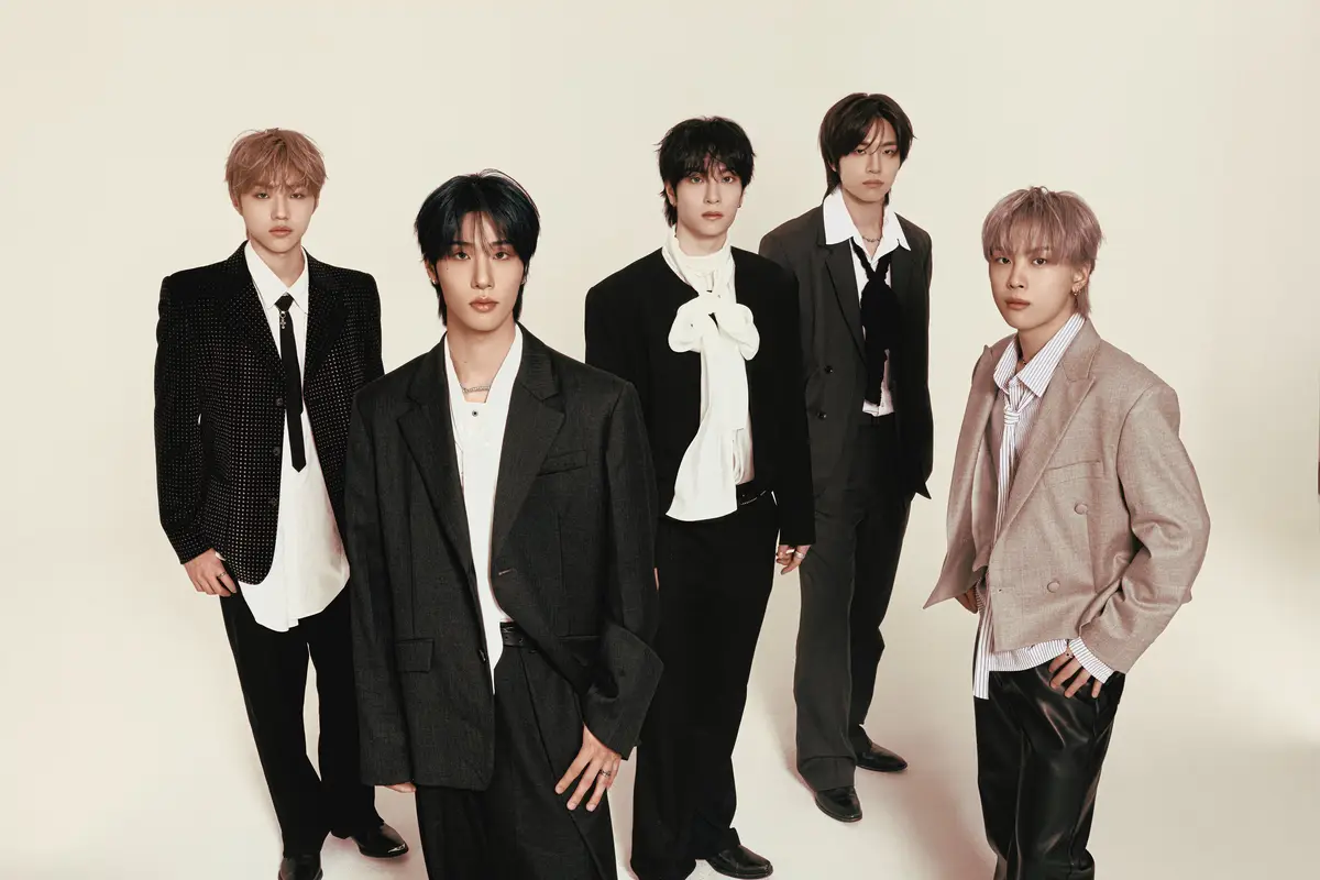 CATCH THE YOUNG members are Sani, Jungmo, Kihoon, Namhyun, and Junyong.