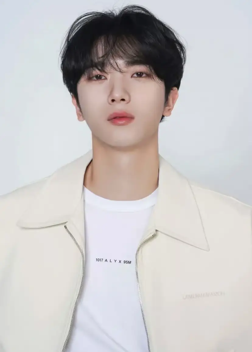 Celest1a former member Yoo Sunghyun