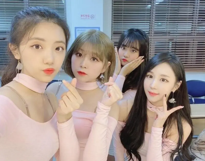 Chumchurum members are Yujin, Nayoon, Sohee, and Yunmi.