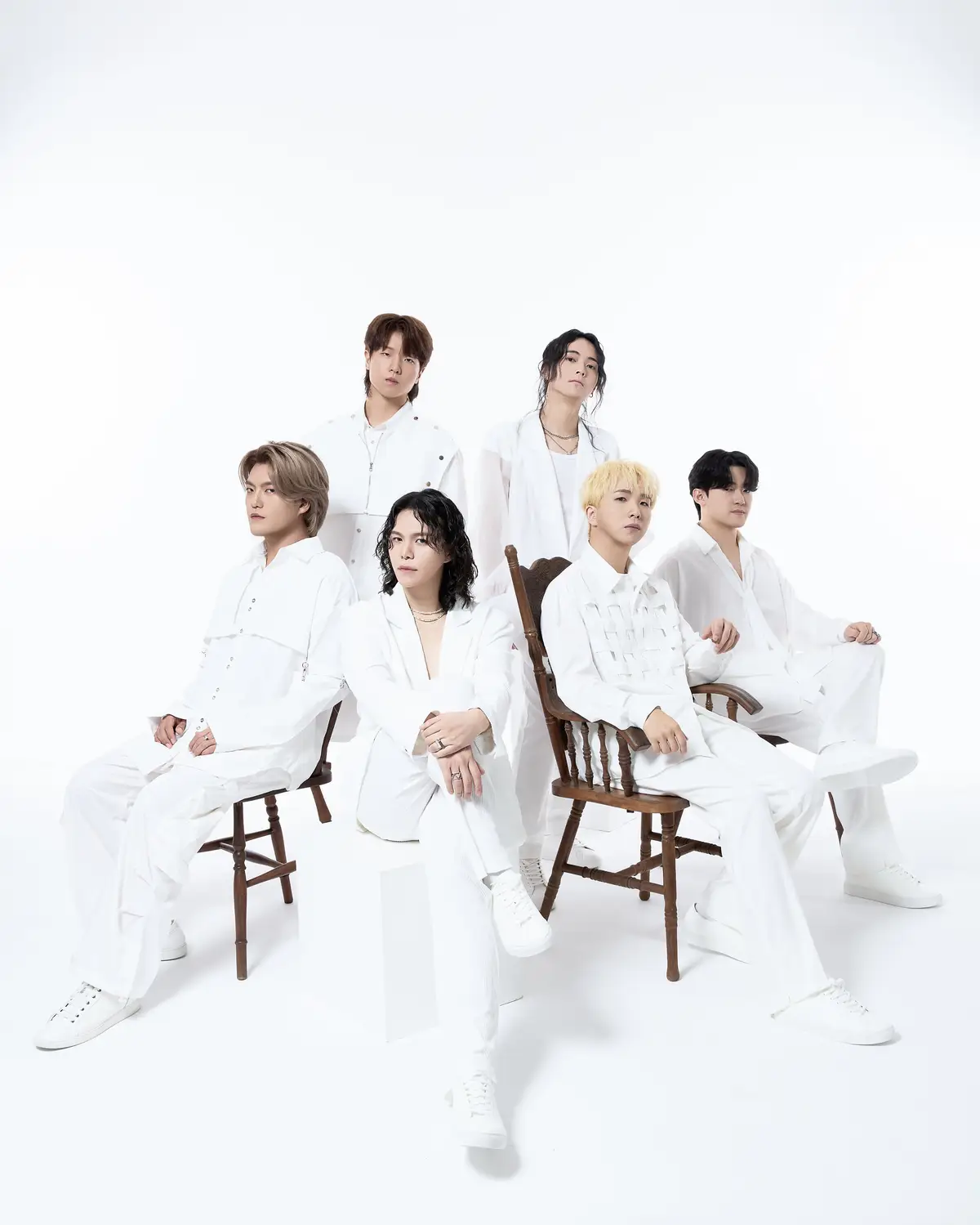 CLOUDIAN members are Brighten, O.M., Han, N.N., Liam, and Logan.