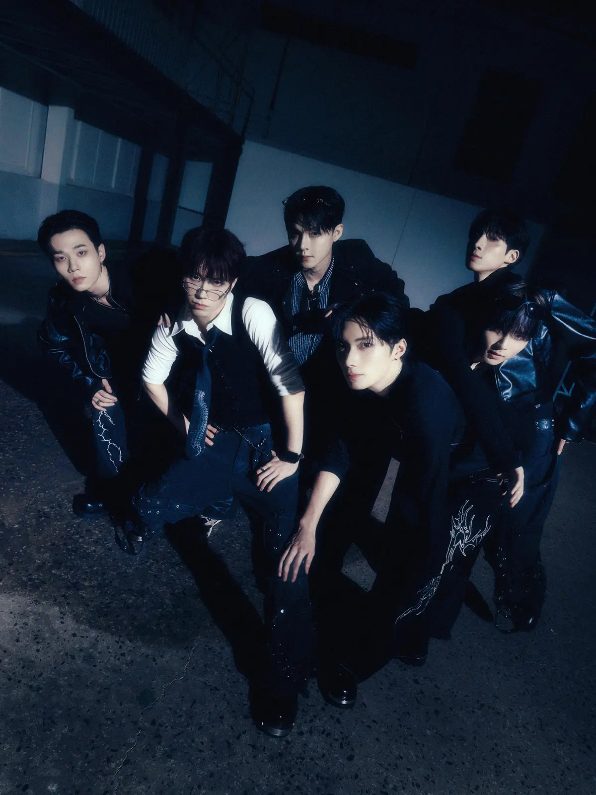 D-ONE members are Jaehoon, Ihwa, Hyunwoong, Han, Sejin, and Jooyoung.
