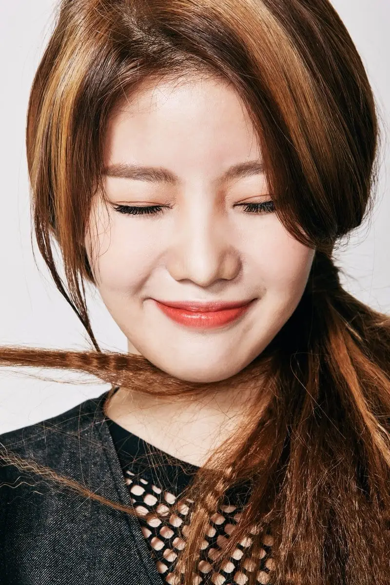 D.HOLIC former member Hwajung