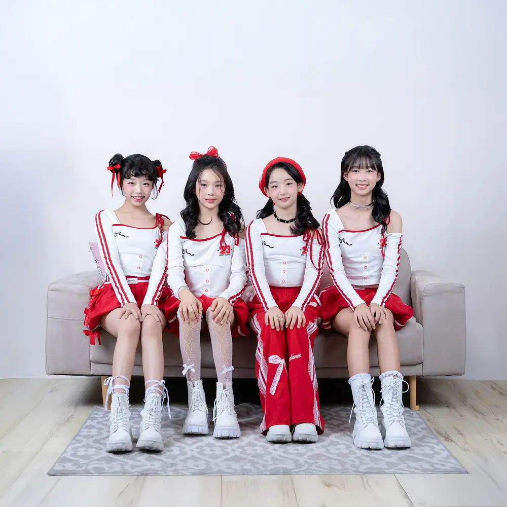 Dream Candy members are Jiwon, Roa, Dahye, and Eunju.