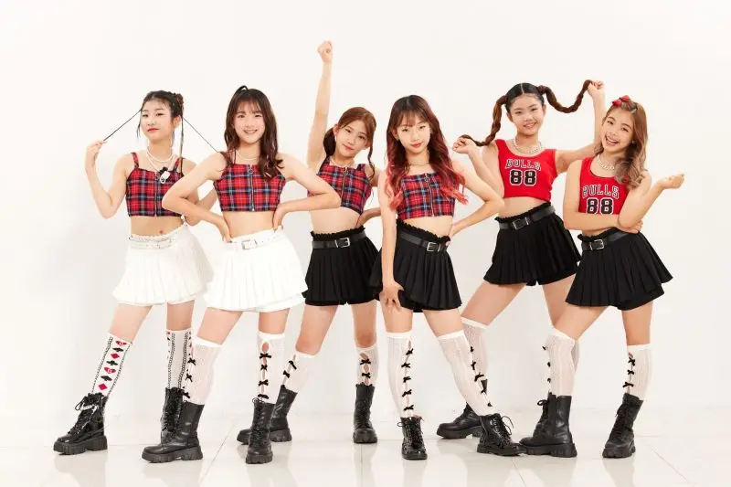 Eco-Angels members are Si-oo, A-Yun, and Bona.
