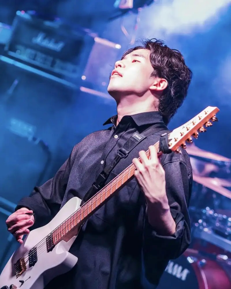 Eighteen April member Hyunsoo