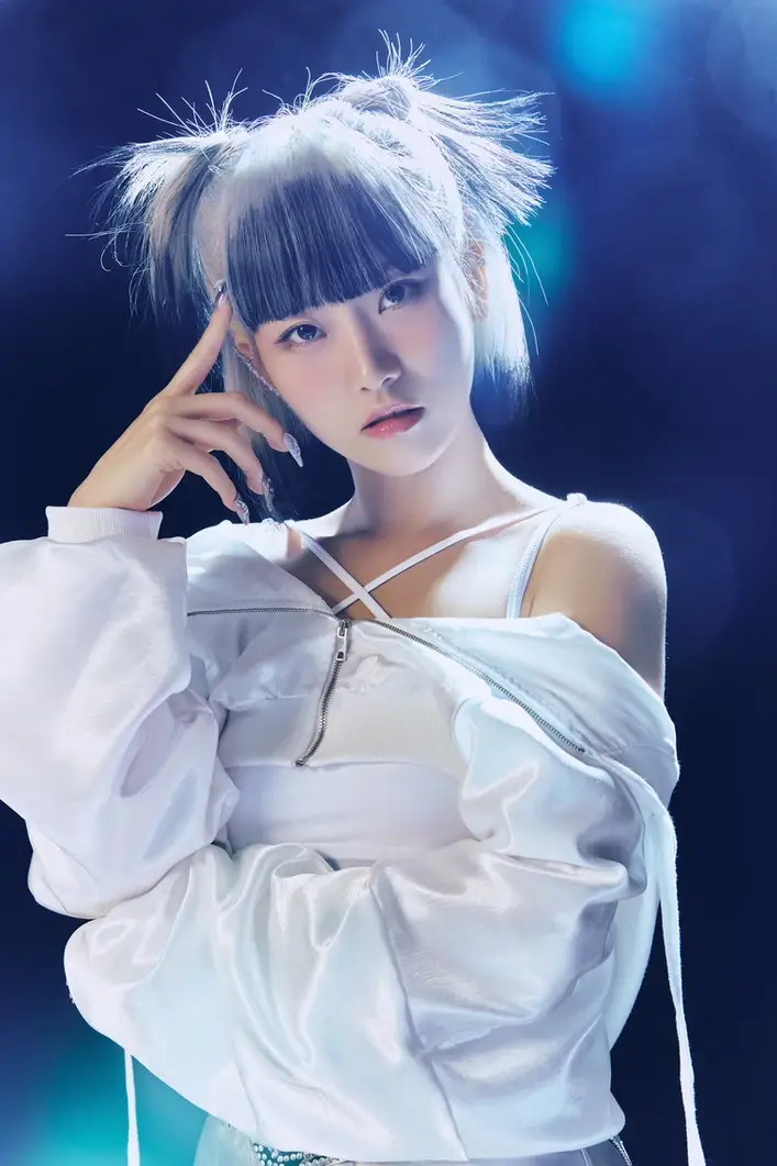 eite former member Sia