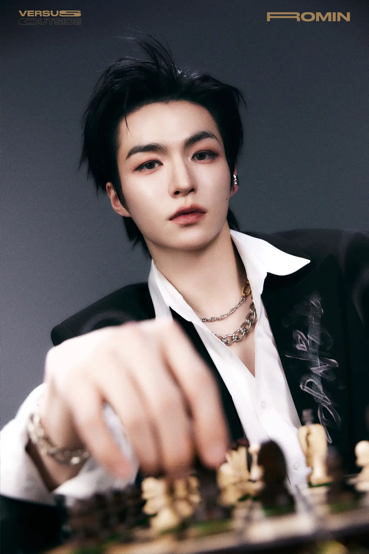 E’LAST member Romin