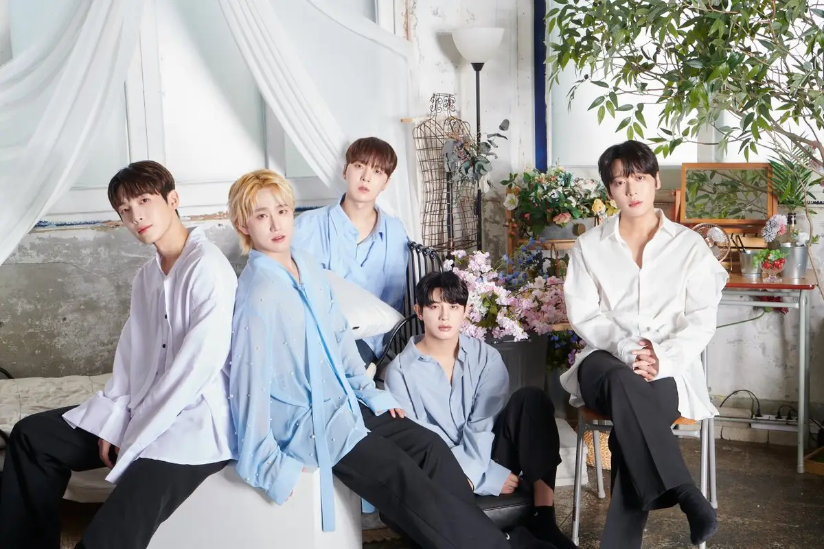 EPIC TRAVELS members are SANGIL, G.I, A-IN, SANG HO, and JIN HOO.