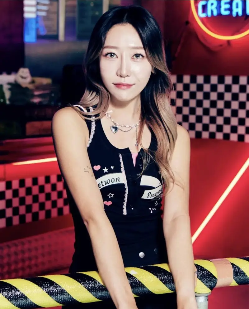 Global Icon former member Lli